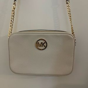 Micheal Kors Cross body purse white